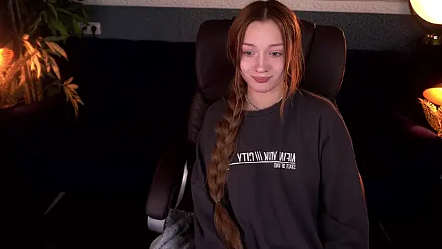 Snapshot of FoxyMayy chatting on 11-18-25, 03:16 FoxyMayy online show from 11-18-25, 03:16