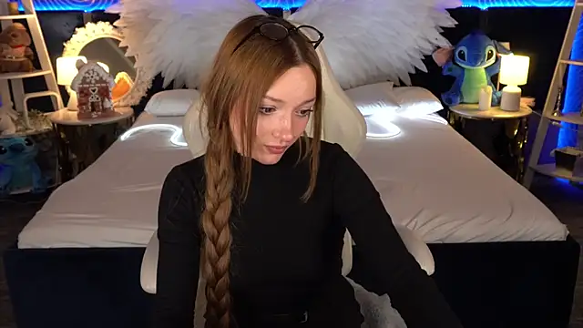 Snapshot of FoxyMayy chatting on 12-04-25, 01:53 FoxyMayy online show from 12-04-25, 01:53