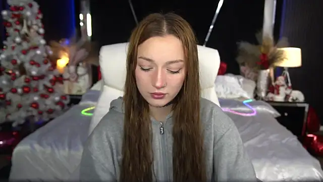 Snapshot of FoxyMayy chatting on 12-13-25, 09:09 FoxyMayy online show from 12-13-25, 09:09