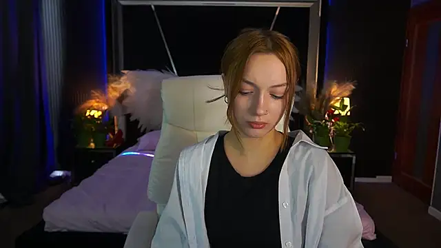 Snapshot of FoxyMayy chatting on 05-18-26, 01:06 FoxyMayy online show from 05-18-26, 01:06
