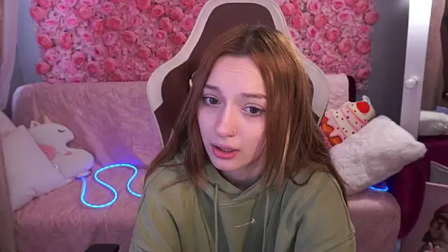 Snapshot of FoxyMayy chatting on 05-26-26, 06:31 FoxyMayy online show from 05-26-26, 06:31