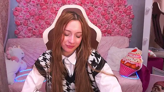 Snapshot of FoxyMayy chatting on 05-30-26, 04:20 FoxyMayy online show from 05-30-26, 04:20