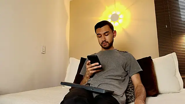 Axel Moon S online show from 11-29-25, 08:34