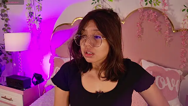 Lauuu2007 online show from 03-27-26, 09:14