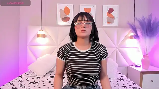 Snapshot of Adara__carter_ chatting on 09-20-25, 03:29 Adara carter online show from 09-20-25, 03:29