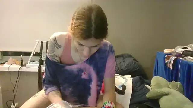 cuddlyavenue online show from 10-11-25, 01:05