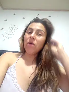Snapshot of vanessa-titisM chatting on 05-10-26, 02:39 vanessa-titisM online show from 05-10-26, 02:39