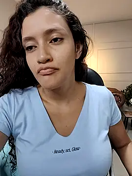 ArielBlossom    online show from 10-26-25, 11:16