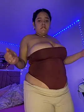 Snapshot of Anabelle_00_ chatting on 06-22-26, 03:25 Anabelle 00 online show from 06-22-26, 03:25