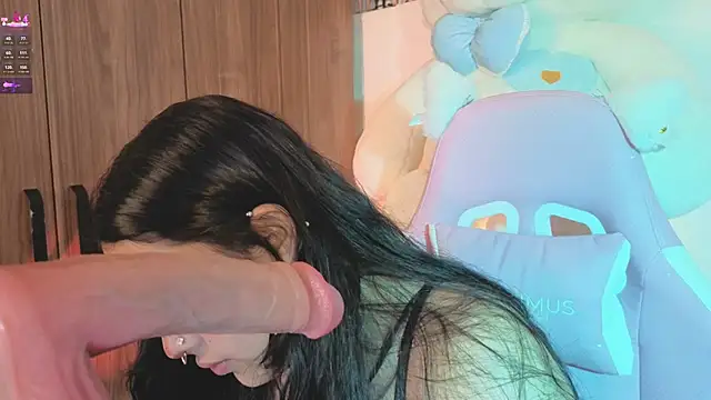 ashlynnlowe  online show from 06-05-26, 09:53