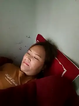 Snapshot of Tamara-a chatting on 12-18-25, 02:06 Tamara-a online show from 12-18-25, 02:06