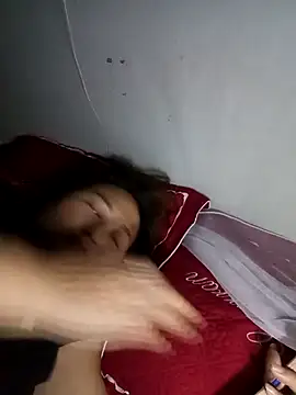 Snapshot of Tamara-a chatting on 12-20-25, 11:34 Tamara-a online show from 12-20-25, 11:34