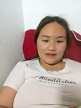 Snapshot of Tamara-a chatting on 02-19-26, 01:07 Tamara-a online show from 02-19-26, 01:07