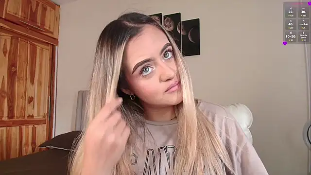 MaryMoon  online show from 04-09-26, 05:40