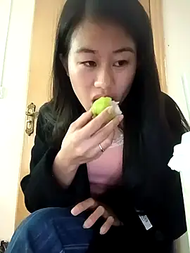 Snapshot of luy-xinh02 chatting on 11-01-25, 03:52 luy-xinh02 online show from 11-01-25, 03:52