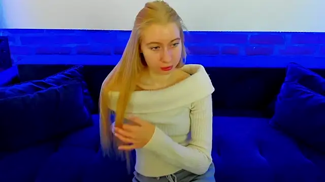 Alina Blonde online show from 11-05-25, 06:35