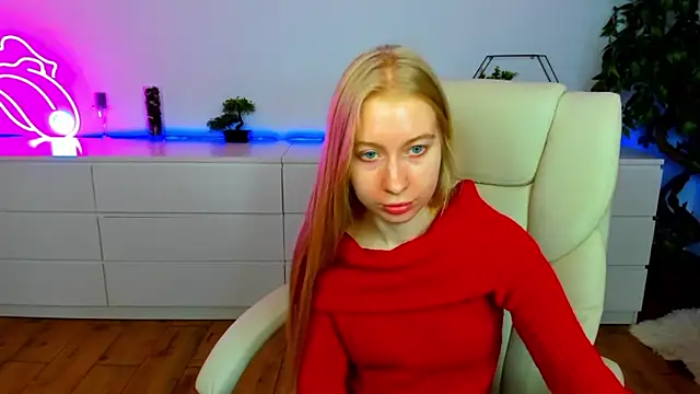 Alina Blonde online show from 11-08-25, 06:57