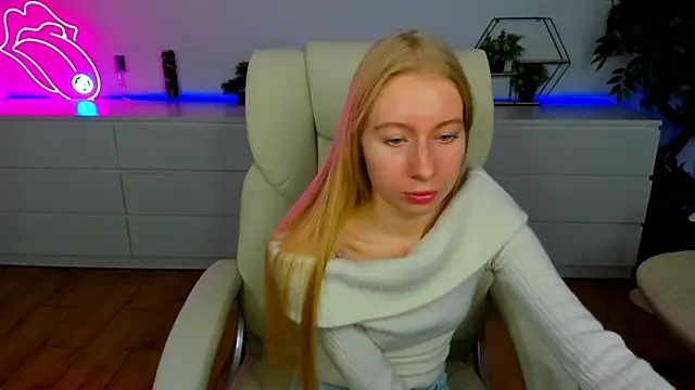 Alina Blonde online show from 11-10-25, 06:34