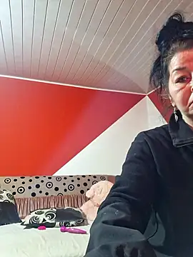 Soffy Skye online show from 11-13-25, 08:02