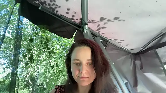 Snapshot of Kalmiraa chatting on 07-19-26, 01:26 Kalmiraa online show from 07-19-26, 01:26