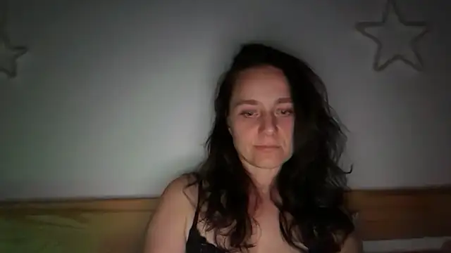 Snapshot of Kalmiraa chatting on 07-20-26, 07:27 Kalmiraa online show from 07-20-26, 07:27
