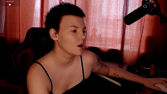 KrisNeal online show from 04-11-26, 09:46