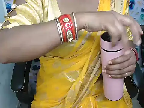 Snapshot of bold_naina chatting on 09-25-25, 04:27 bold naina online show from 09-25-25, 04:27