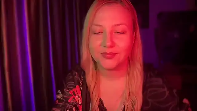 BikiHellena online show from 11-10-25, 03:05