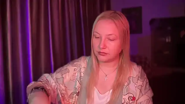 BikiHellena online show from 12-21-25, 09:49