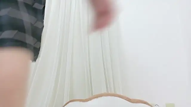 Snapshot of _Mia_land_ chatting on 10-17-25, 01:25 Mia land online show from 10-17-25, 01:25