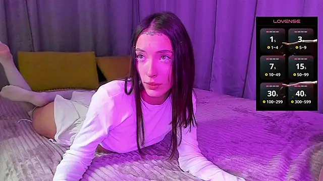 EMiaLure online show from 10-19-25, 07:25