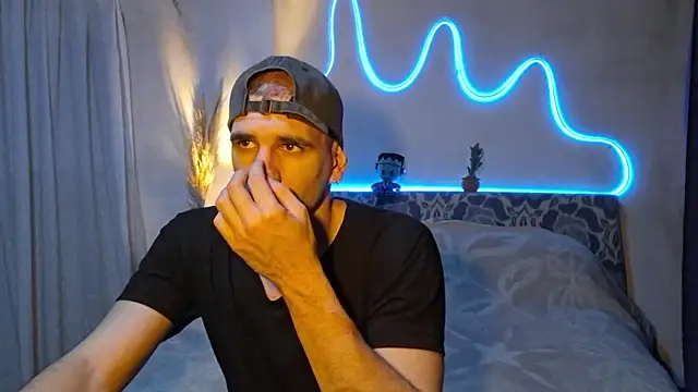 ObeyLust online show from 11-18-25, 01:00