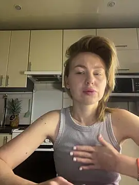 MartaLuna  online show from 12-18-25, 08:42