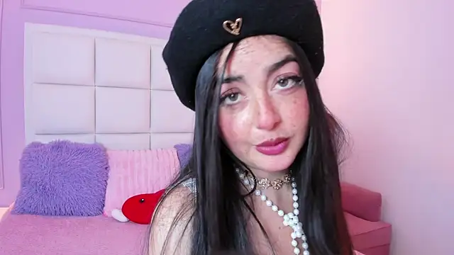 Snapshot of Ashleypetit chatting on 07-22-26, 01:58 Ashleypetit online show from 07-22-26, 01:58