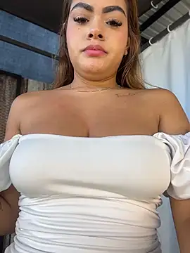 Snapshot of MayaMoanXXX chatting on 06-04-26, 01:17 MayaMoanXXX online show from 06-04-26, 01:17
