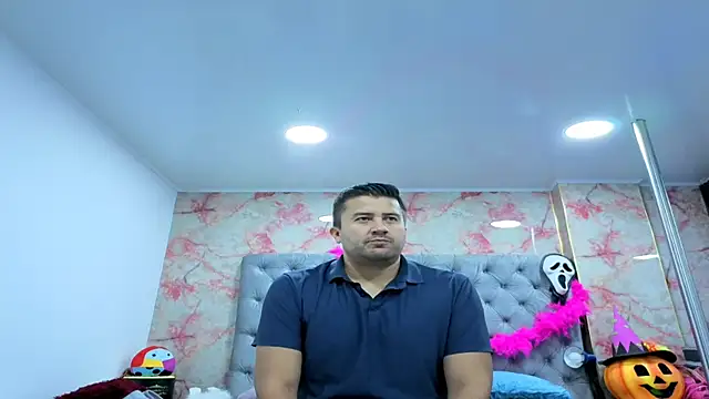 Snapshot of TonnyMorenoo chatting on 10-28-25, 05:37 TonnyMorenoo online show from 10-28-25, 05:37