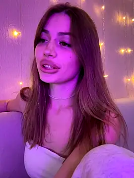 Elizabeth Tay online show from 11-09-25, 06:17