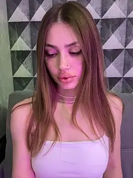 Elizabeth Tay online show from 03-09-26, 06:23