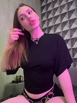 Elizabeth Tay online show from 04-16-26, 06:41