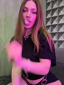 Elizabeth Tay online show from 04-19-26, 06:10