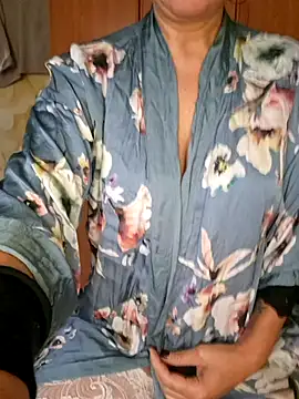 Miciaincalor online show from 10-22-25, 09:31