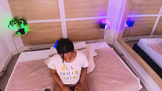 ValeryCortezm online show from 01-15-26, 12:43