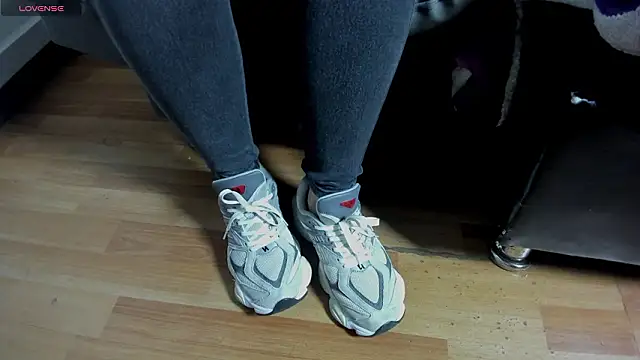 Snapshot of Shantal__G chatting on 02-20-26, 01:11 Shantal G online show from 02-20-26, 01:11