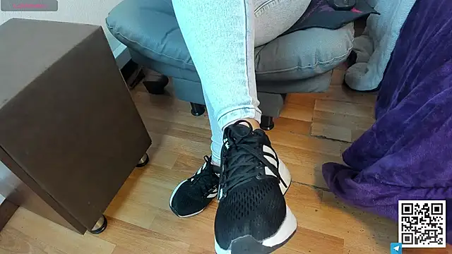 Snapshot of Shantal__G chatting on 03-05-26, 12:12 Shantal G online show from 03-05-26, 12:12