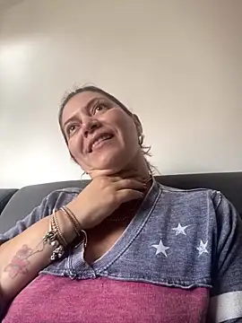 pamelaqenn 2 online show from 09-25-25, 05:38