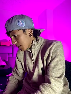 Snapshot of NaytonFreeman chatting on 11-04-25, 10:36 NaytonFreeman online show from 11-04-25, 10:36