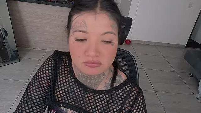 Snapshot of Unatatuada chatting on 11-04-25, 07:35 Unatatuada online show from 11-04-25, 07:35