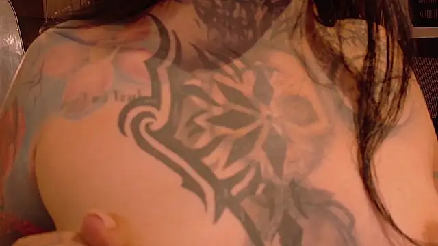 Snapshot of Unatatuada chatting on 11-06-25, 11:26 Unatatuada online show from 11-06-25, 11:26