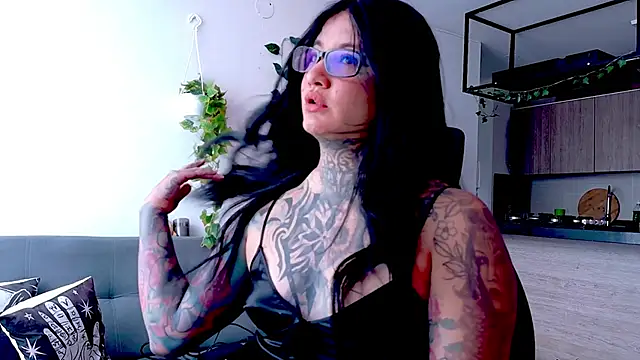 Unatatuada online show from 12-20-25, 03:52