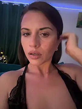 Snapshot of ScarlettNoirr chatting on 06-24-26, 07:02 ScarlettNoirr online show from 06-24-26, 07:02